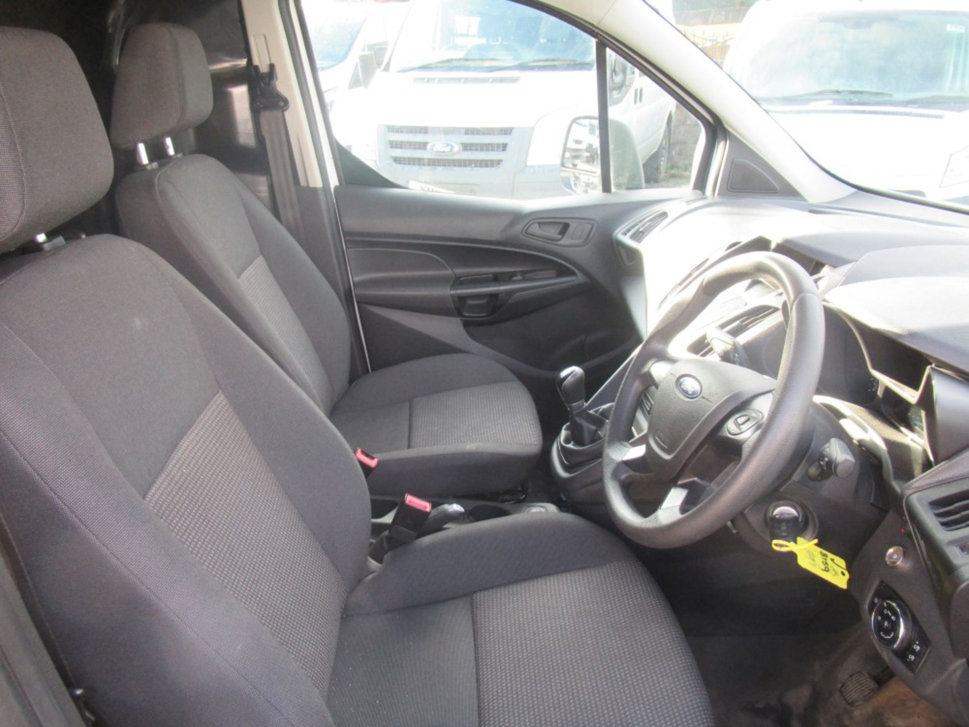 16 reg FORD TRANSIT CONNECT 200, 1ST REG 03/16, TEST 03/20, 105393M WARRANTED, V5 HERE, 1 OWNER FROM - Image 6 of 6