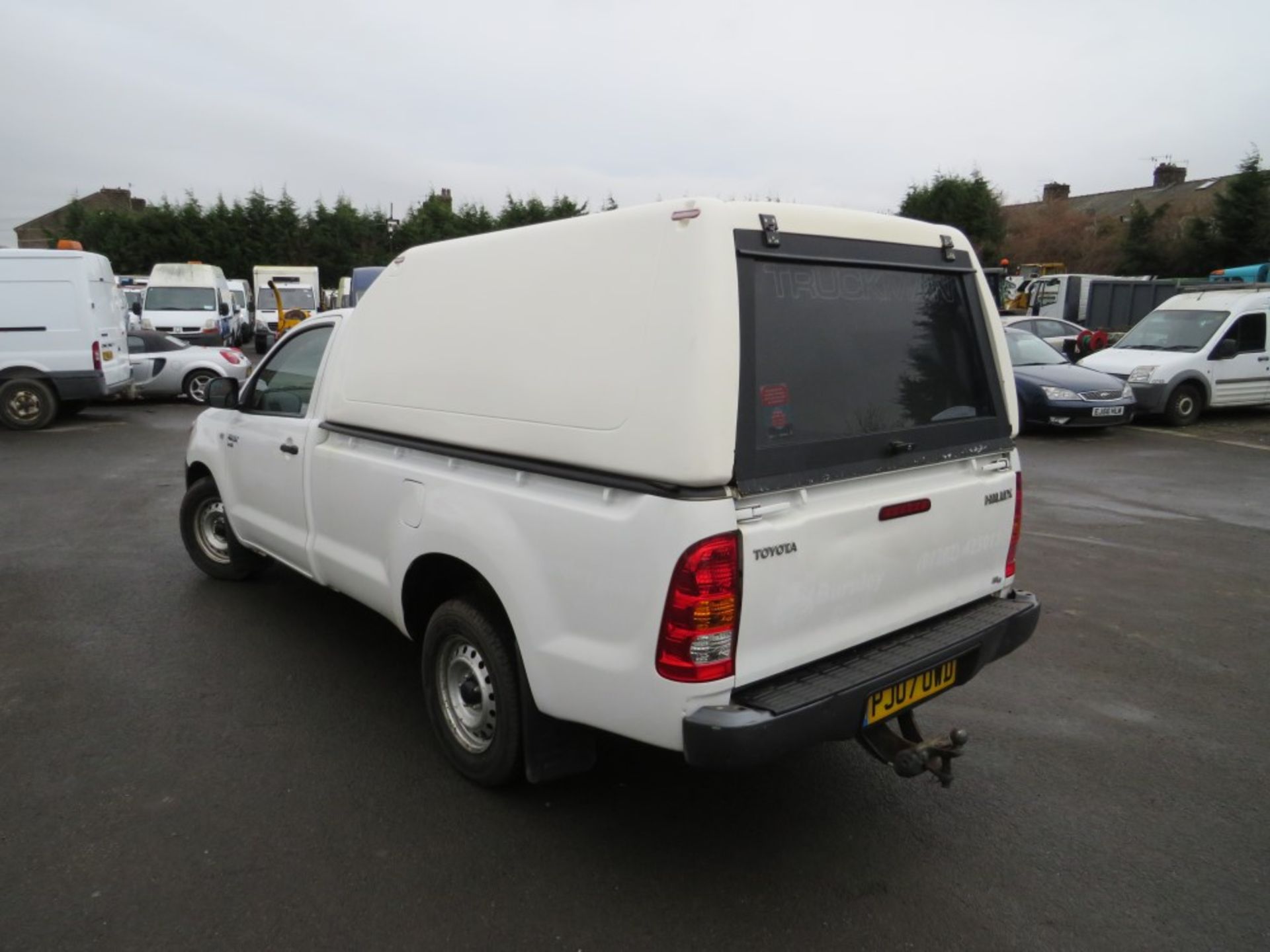 07 reg TOYOTA HILUX HL2 D-4D 4X2 S/C PICKUP (DIRECT COUNCIL) 1ST REG 05/07, TEST 04/20, 75876M - Image 3 of 5