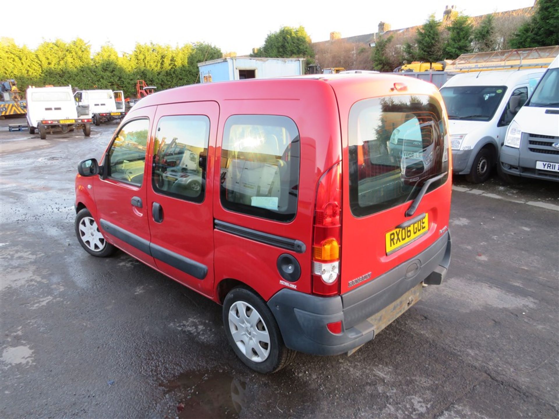 06 reg GOWRINGS MOBILITY (RENAULT KANGOO) DISABLED VEHICLE, 1ST REG 04/06, TEST 10/20, 58642M - Image 3 of 5