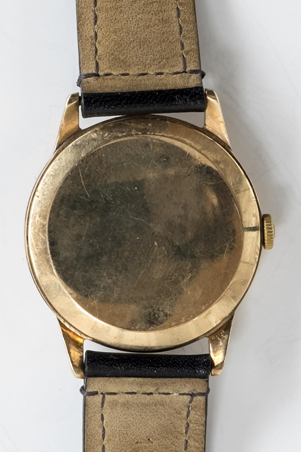 A GENTLEMAN'S 9CT GOLD OMEGA GENEVE WRIST WATCH DATED 1956, SILVER TWO-TONE CROSS HAIR DIAL, - Image 2 of 3