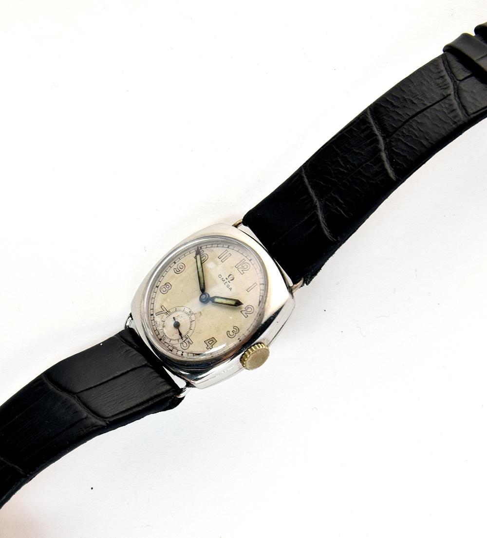 A GENTLEMAN'S STAINLESS STEEL OMEGA WRIST WATCH DATED 1934 - Image 2 of 3