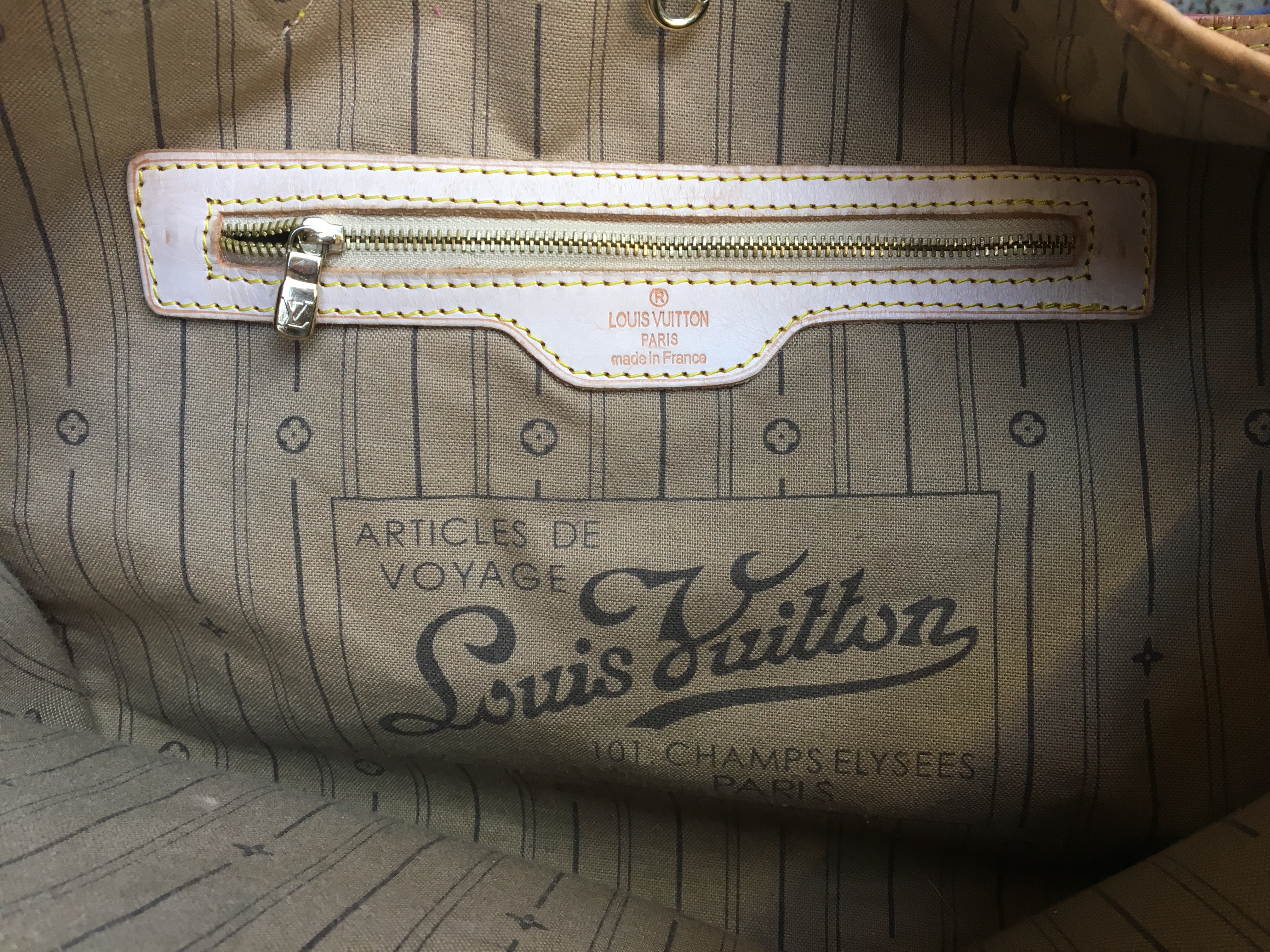 Louis Vuitton monogram 'Neverfull' tote bag with tan leather trim and handles, clean fabric interior - Image 3 of 4