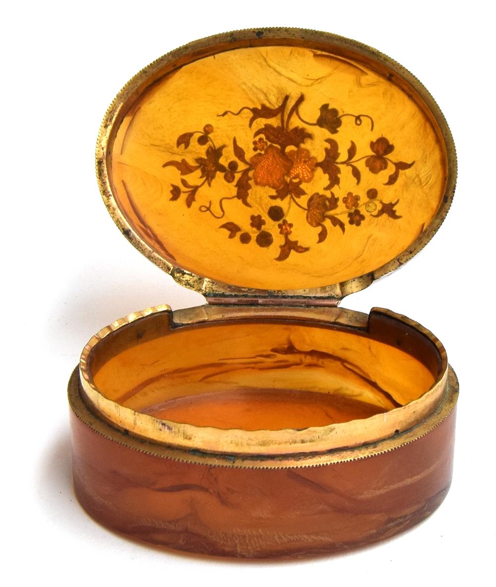 An 18th century blonde tortoiseshell oval box, the hinged cover with coloured gold piqué spray of - Image 4 of 4