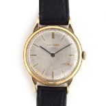 A GENTLEMAN'S 9CT GOLD MOVADO WRIST WATCH CIRCA 1960s, SILVER DIAL, STRAIGHT BATON MARKERS