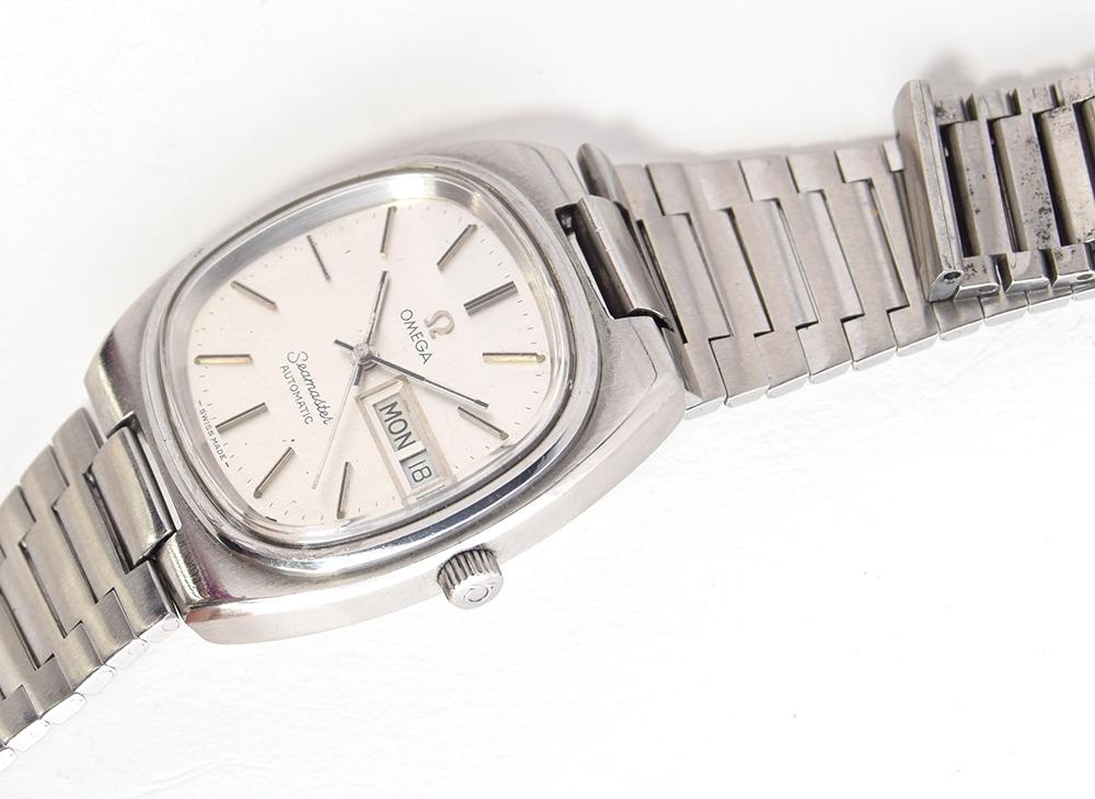 A GENTLEMAN'S STAINLESS STEEL OMEGA SEAMASTER BRACELET WATCH CIRCA 1970, REF 166.0213 REF 366. - Image 2 of 3