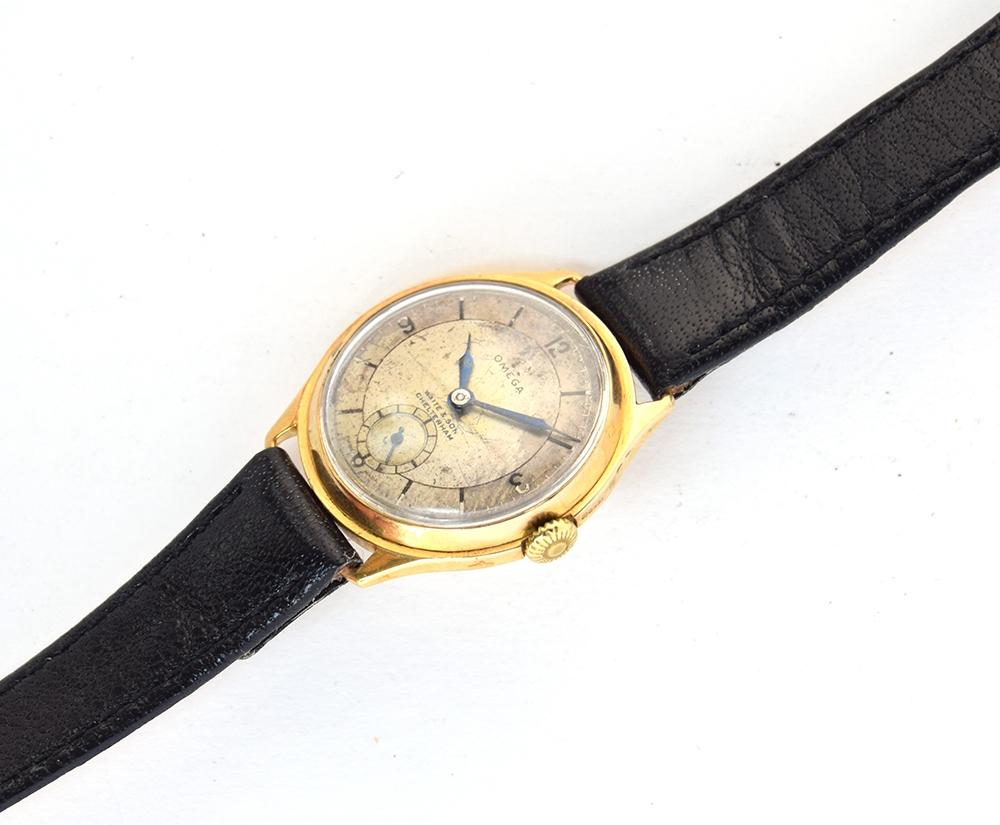 A GENTLEMAN'S 9CT GOLD OMEGA WRIST WATCH CIRCA 1930s, REF 587453, SILVERED DIAL, BLUED STEEL SYRINGE - Image 2 of 3