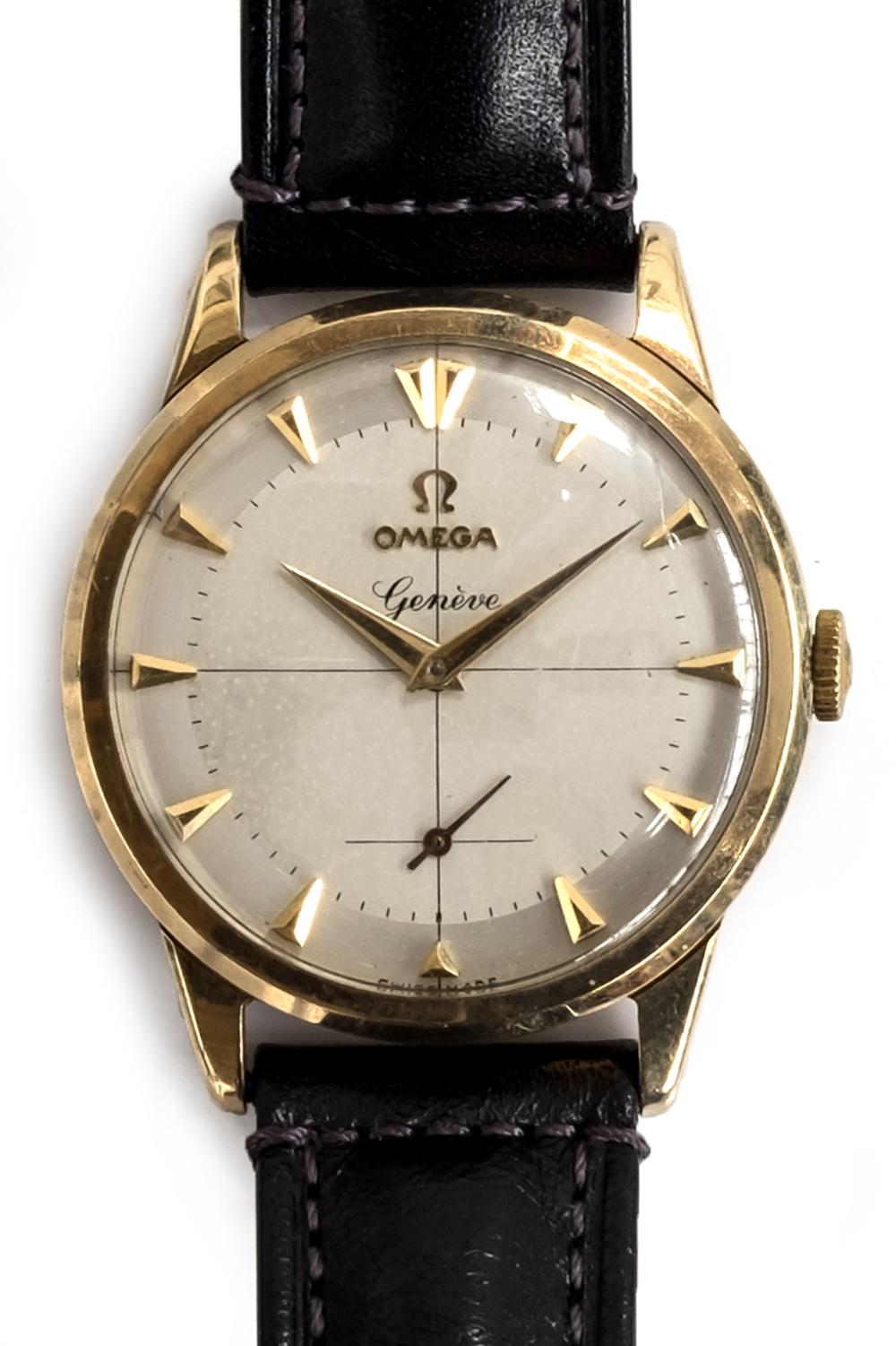 A GENTLEMAN'S 9CT GOLD OMEGA GENEVE WRIST WATCH DATED 1956, SILVER TWO-TONE CROSS HAIR DIAL,