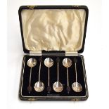 A cased set of silver coffee spoons, Birmingham 1940