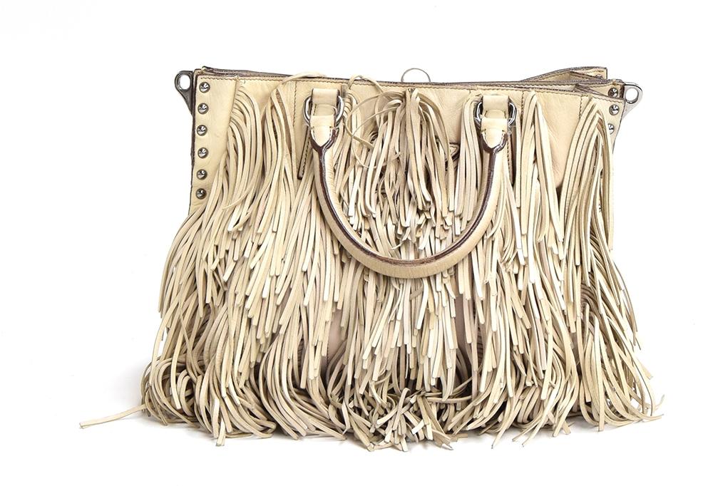 White leather fringed handbag from Prada, opening in two sections, one zipped with zipped interior