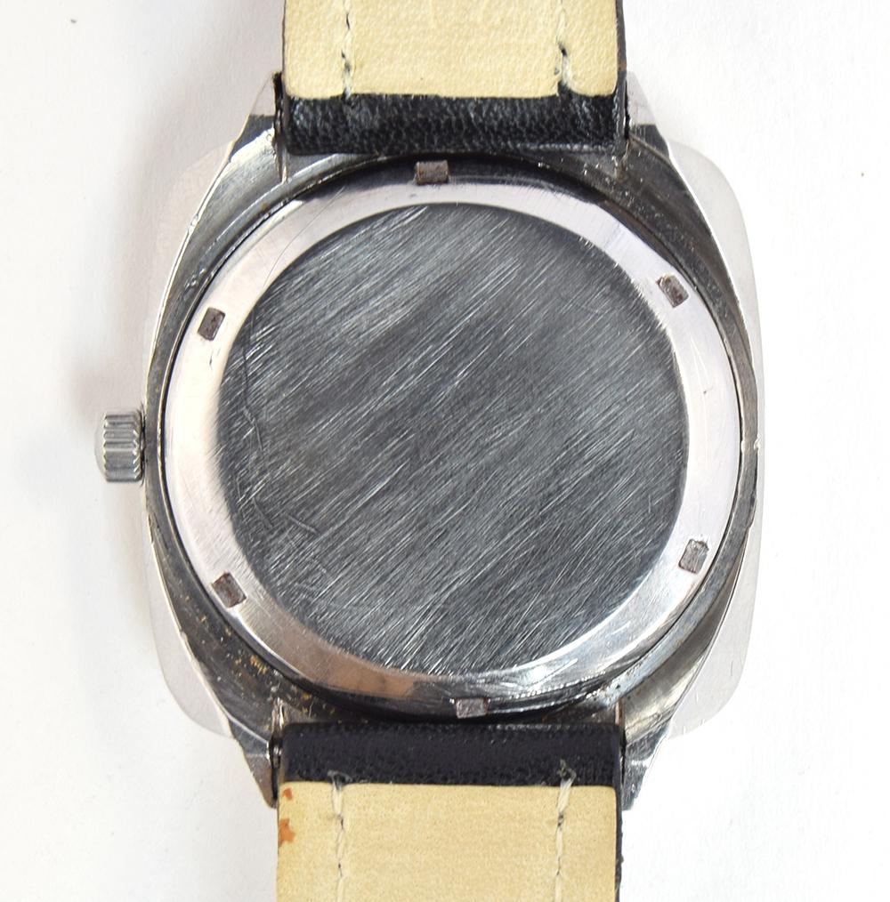 A RARE GENTLEMAN'S STAINLESS STEEL OMEGA GENÉVE DAY DATE WRIST WATCH CIRCA 1974, REF 1660170, SILVER - Image 3 of 3