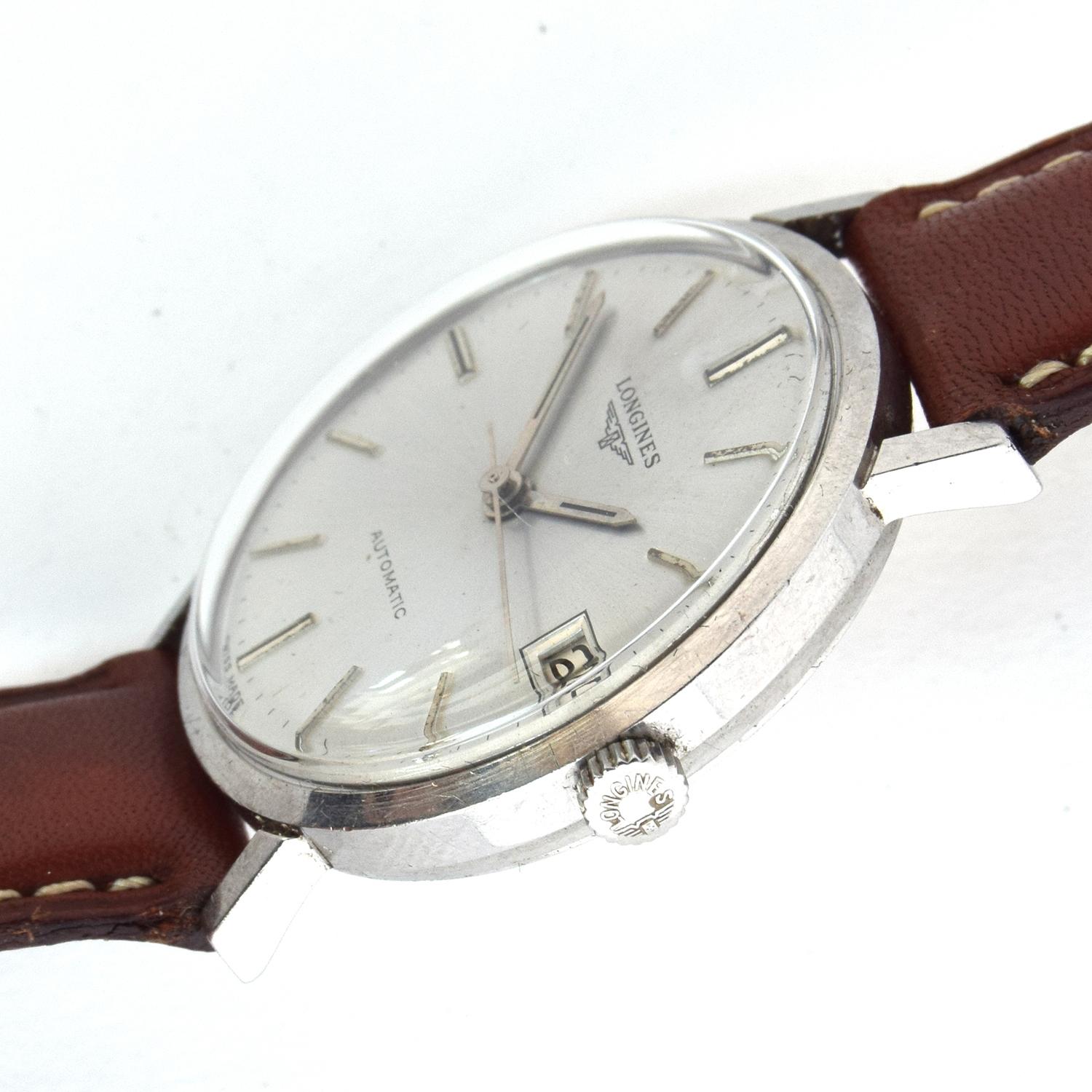 A LONGINES GENTLEMAN'S STEEL AUTOMATIC WRIST WATCH Circa 1960s, silvered dial with raised silver - Image 2 of 3