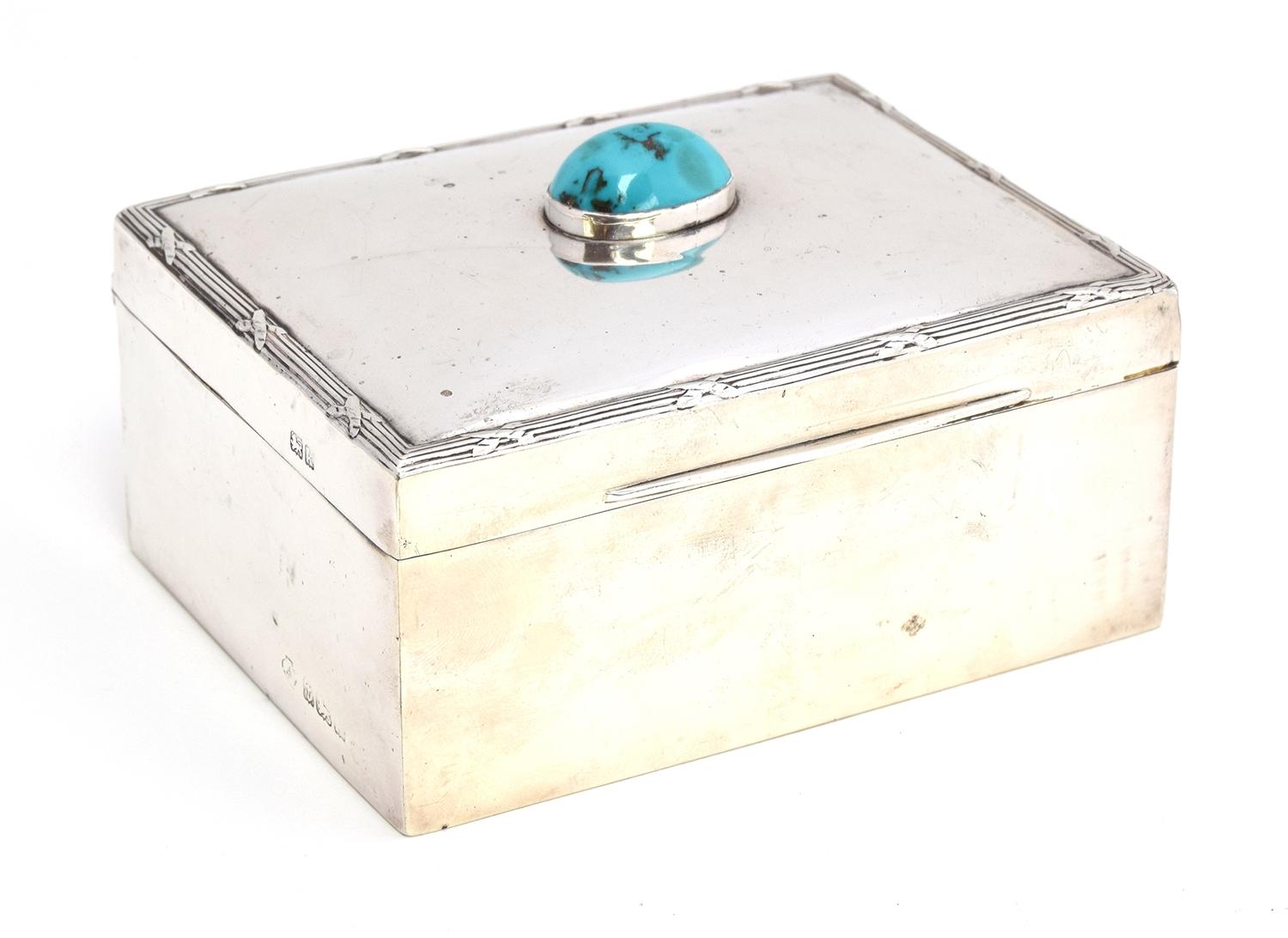 A silver cigarette box, lined, by William Hutton & Sons Ltd, Birmingham 1909, the hinged lid with