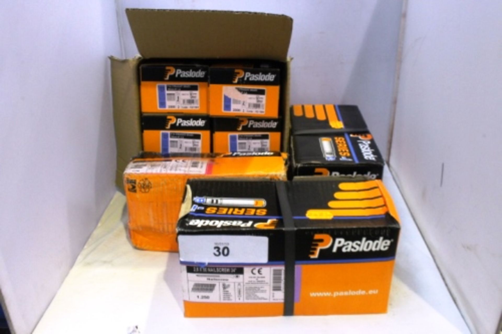 2 x boxes of Paslode 2.8 x 50mm nailscrew, 34 degree and 1 gas canister 142100 together with 1 x box