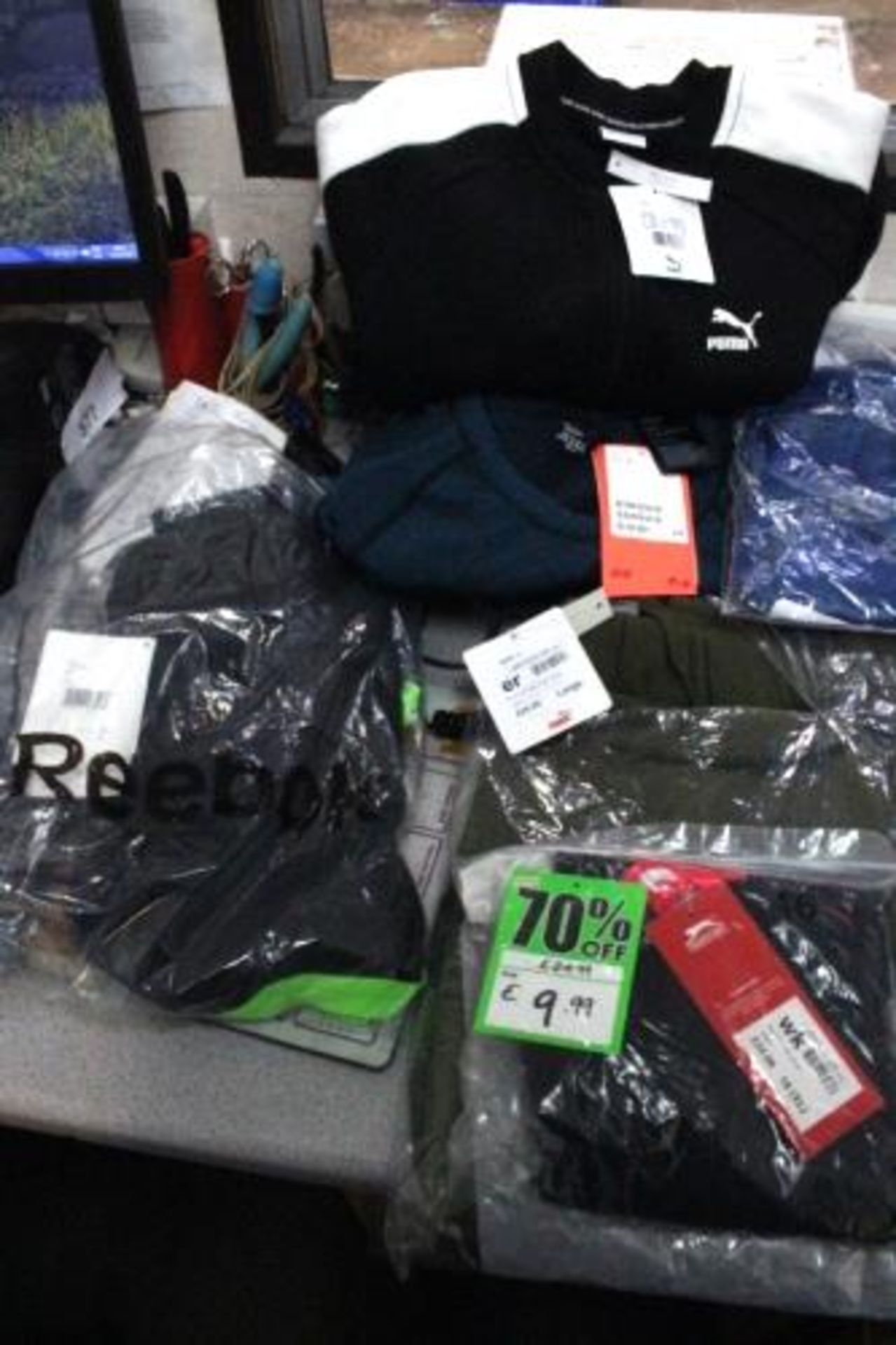 A quantity of mixed sportswear including Reebok, Kappa, and official football shirts. The details - Image 3 of 4