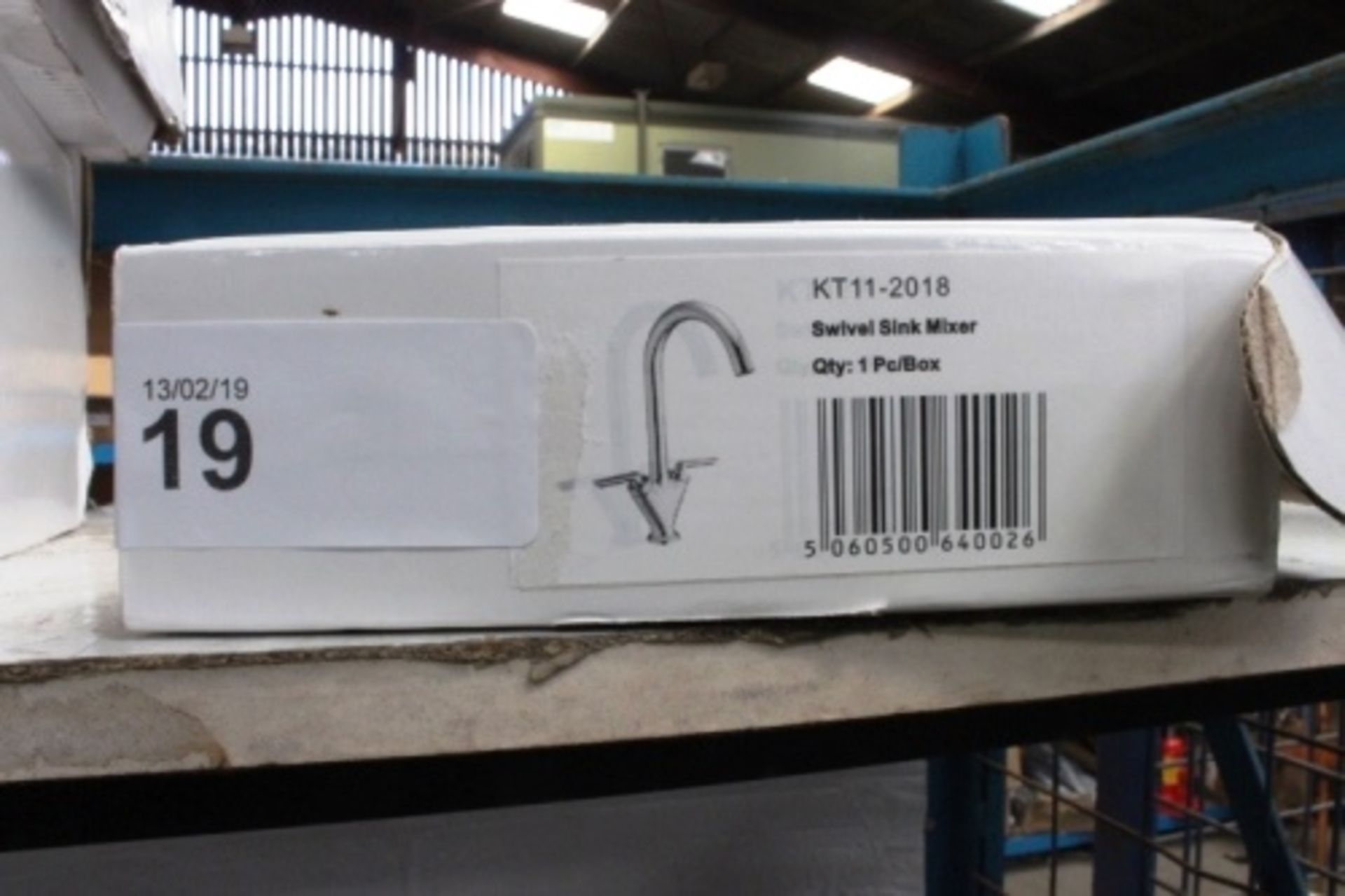 A swivel kitchen mixer tap chrome, model KT11-2018 - New in tatty box (TC2)