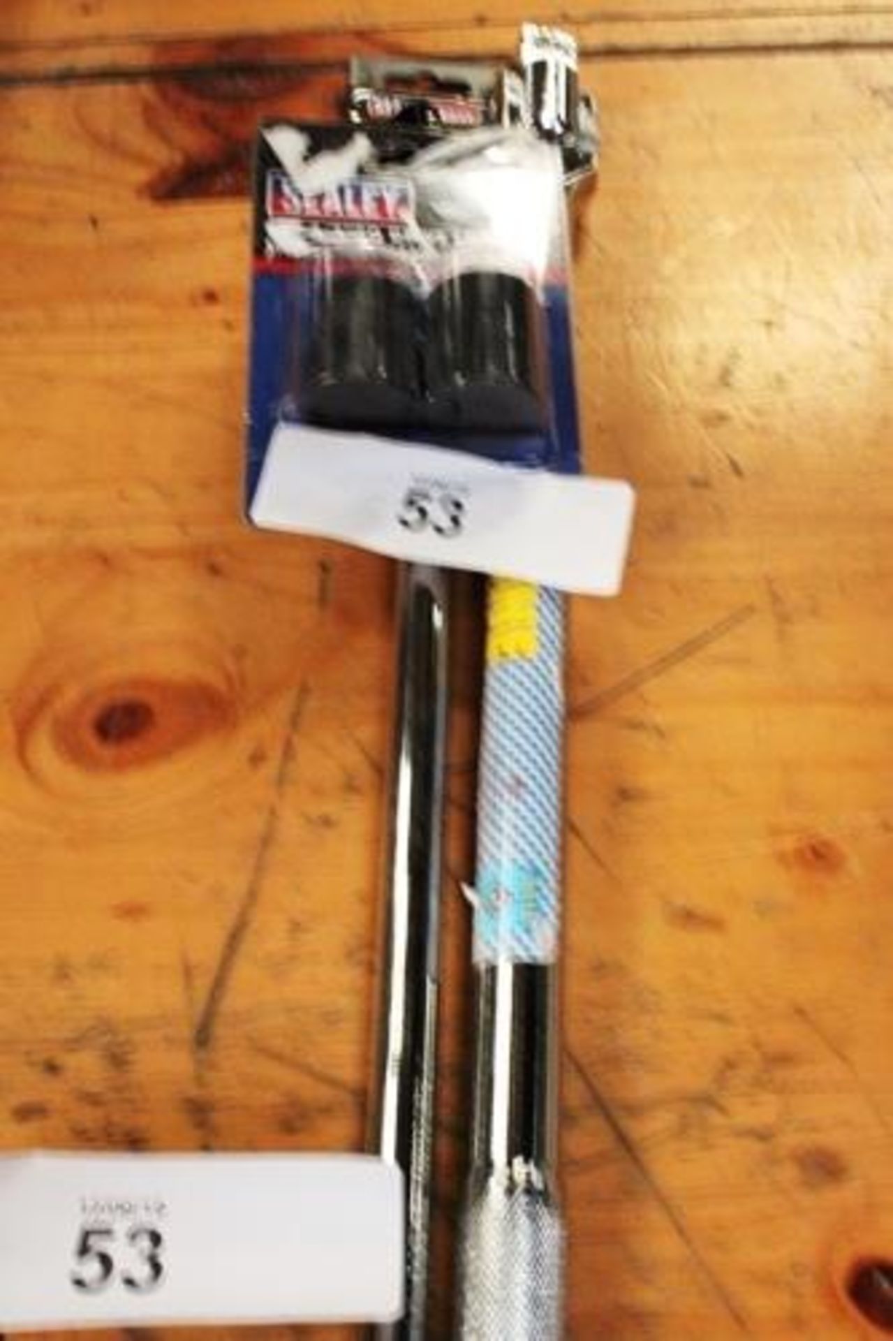 Sealey 750mm x 1/2" sq drive breaker bar, Toolzone 3/4" x 500mm breaker bar and 2 x Sealey drive