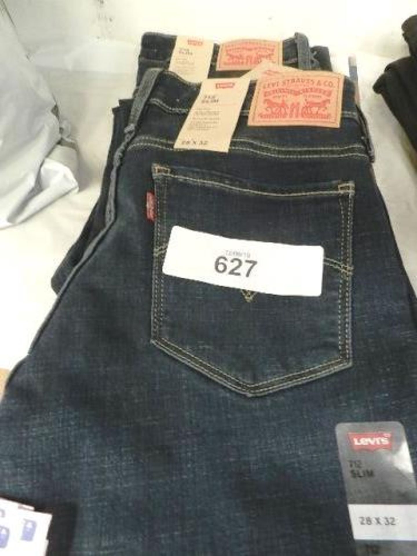 2 x pairs of ladies Levi jeans 712 slim, size 28 x 32 - New (CB4B)