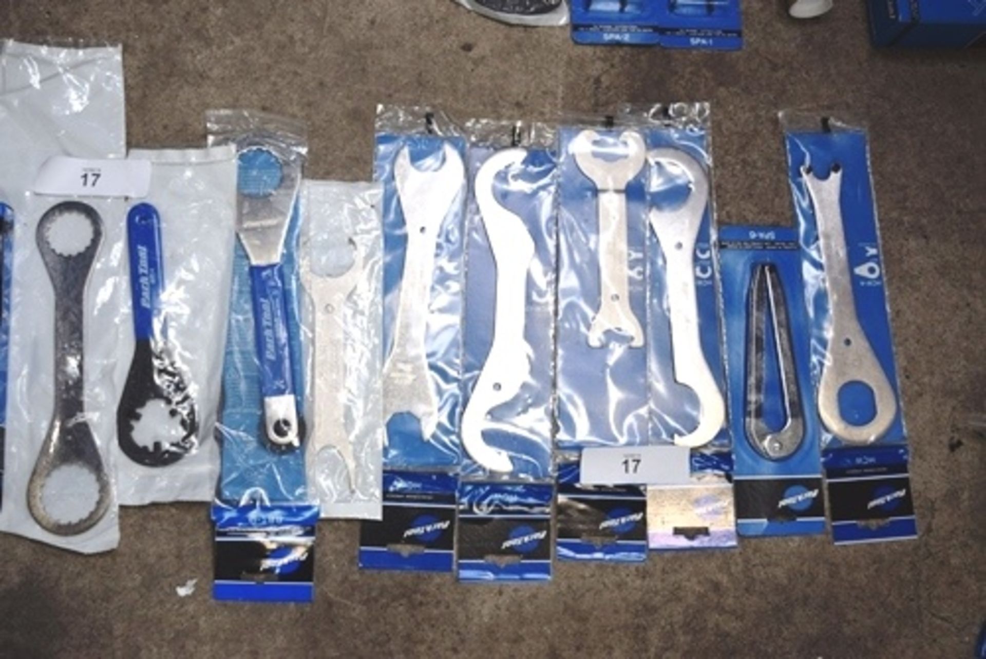 12 x Park Tools specialist bicycle spanners together with a work apron and snips - New in box