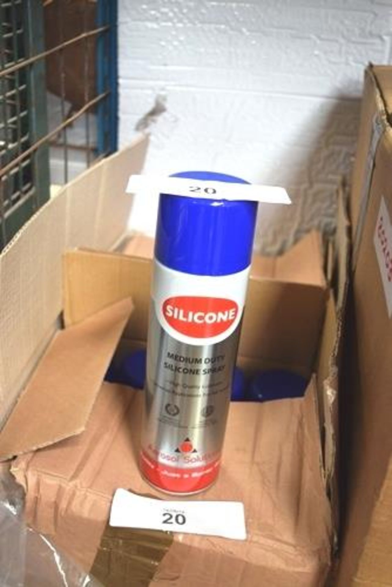 48 x 500ml cans of aerosol solutions medium duty silicone spray - New (Cage2)