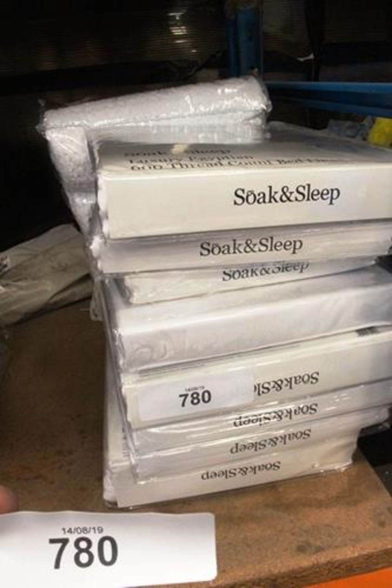 9 x packs of Soak & Sleep bedding including 1 x luxury cotton waffle bedspread, size 260 x 255cm -