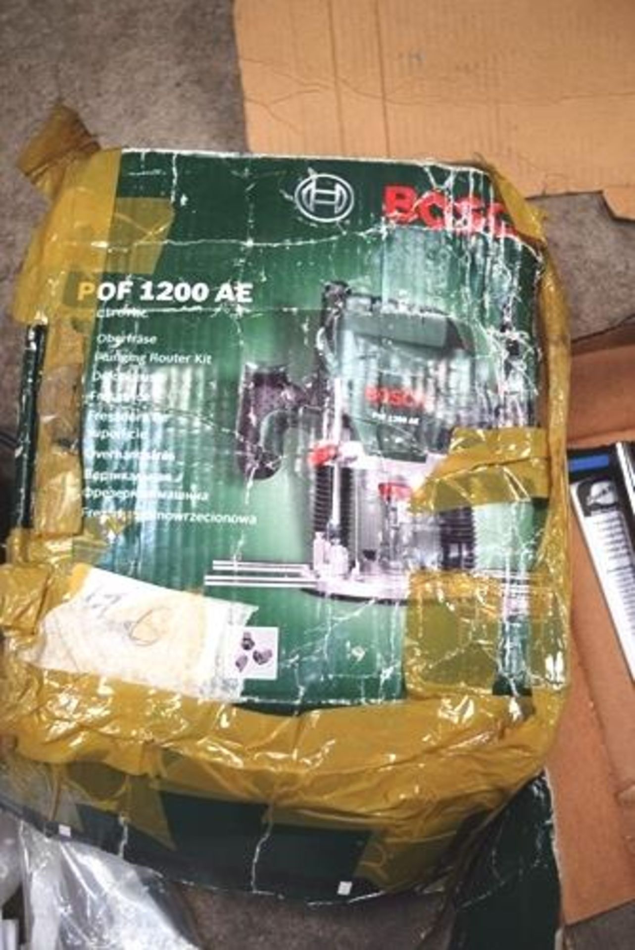 A Bosch POF120EA router - New in box, box tatty, tested working (Cage1) - Image 2 of 2