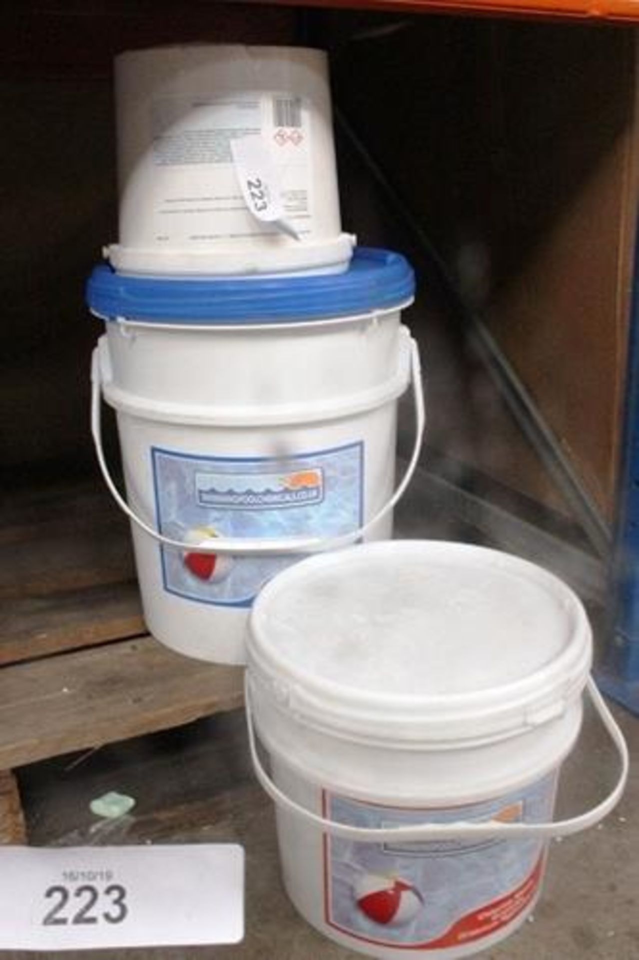 A quantity of swimming pool chemicals comprising 5kg chlorine shock granules, 20 x kg of 200g