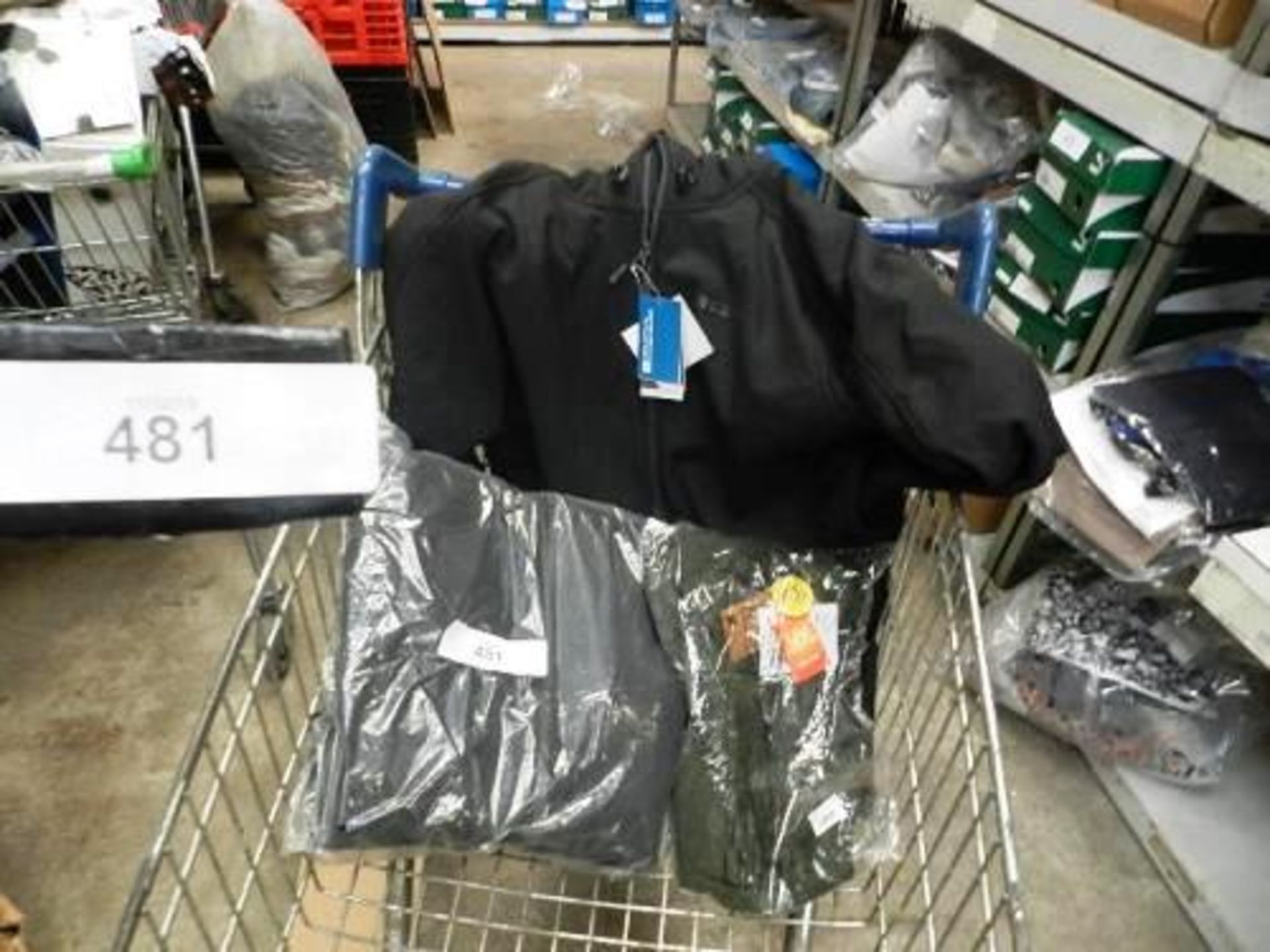 3 x items of Mountain Warehouse men's clothing comprising 2 x jackets, size XL, RRP £79.99 each