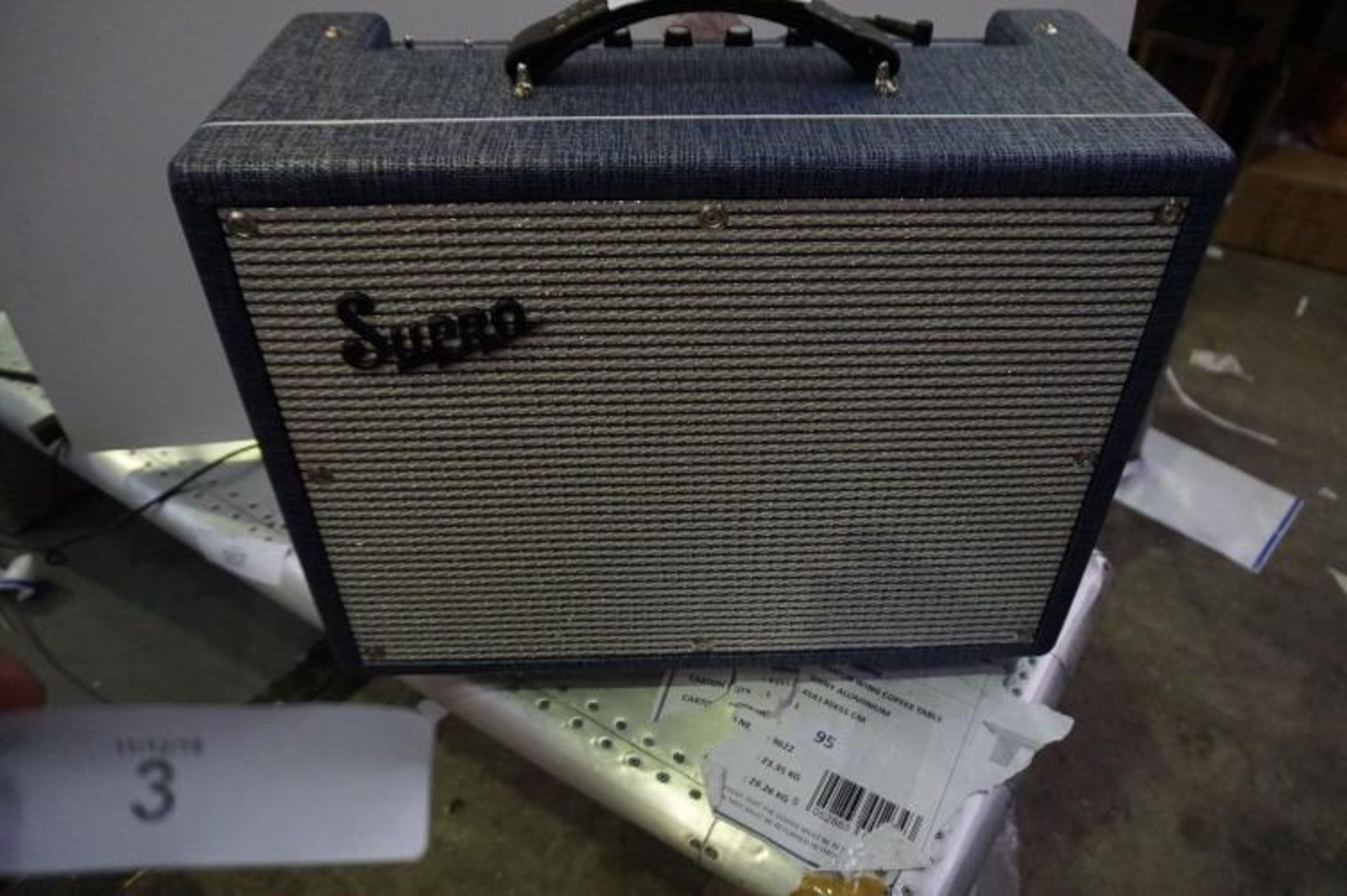 A Supro tremoverb 1622RT lead guitar amp - Second-hand. This item has not been tested or warranted