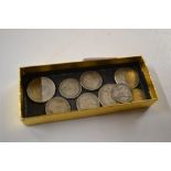 A tray of mostly silver coinage