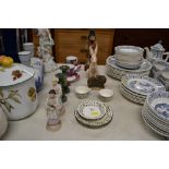 A quantity of decorative china to include two Roya