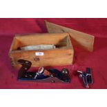 The Paramo 2" hand plane with approx. 15 spare bla