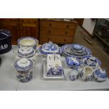 A quantity of various blue and white old willow pa