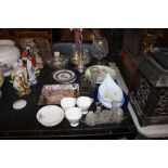 A quantity of decorative china and glassware to in