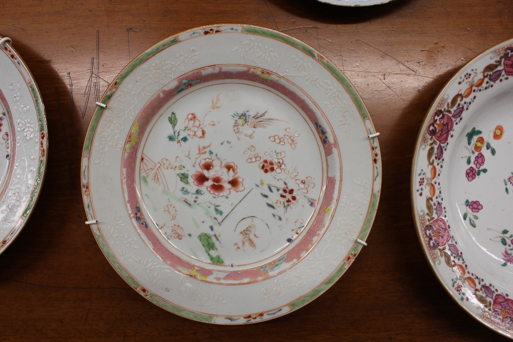 A pair of 18th Century Delft plates, having foliate decoration, 22.5cm dia.; a pair of 19th - Image 12 of 16