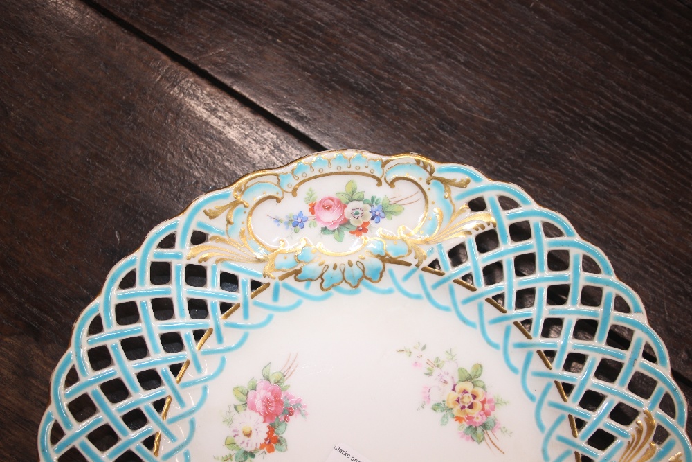 A Minton dessert plate, having floral spray decoration within pierced lattice work border, 24cm - Image 4 of 9