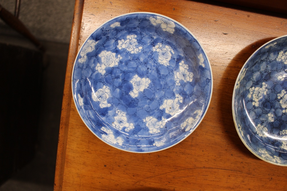 A pair of 18th Century Delft plates, having foliate decoration, 22.5cm dia.; a pair of 19th - Image 16 of 16