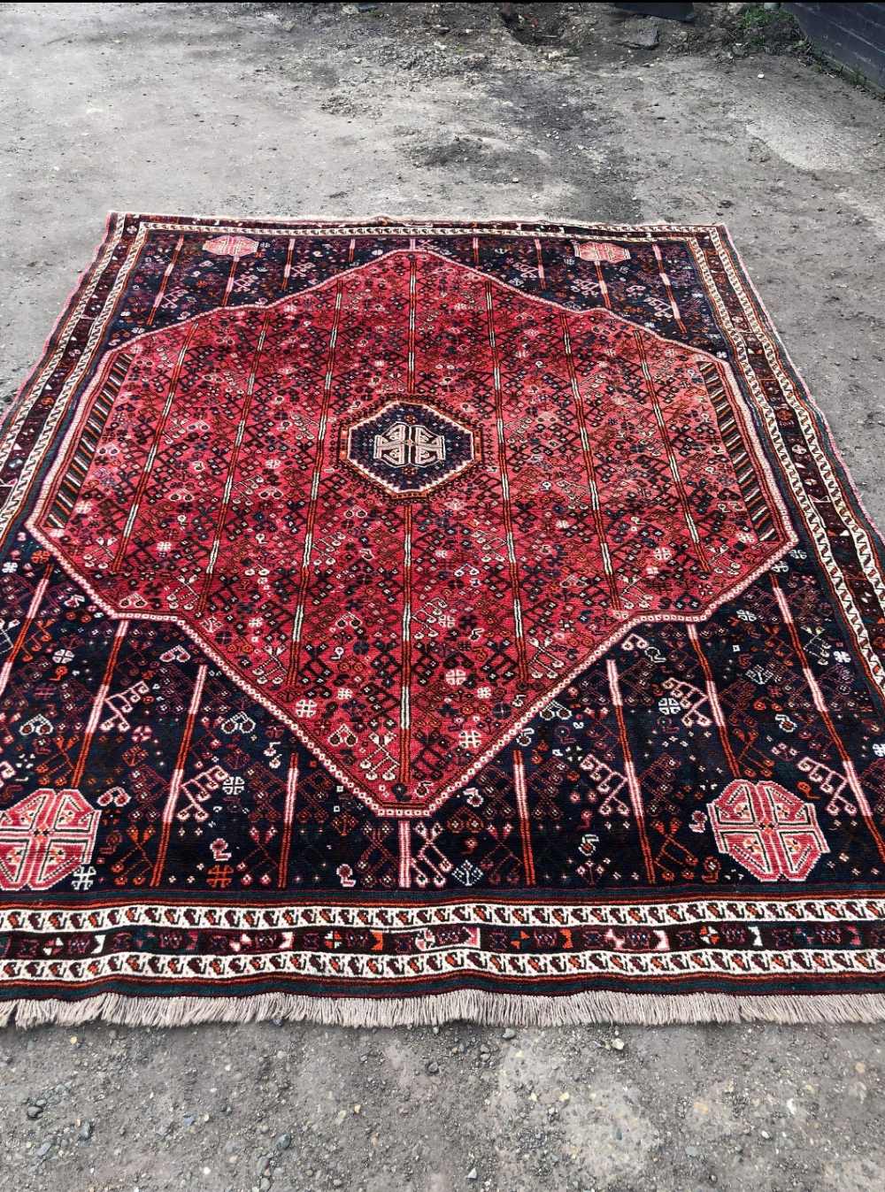 An approx 10'1" x 7'8" red patterned carpet - Image 2 of 2