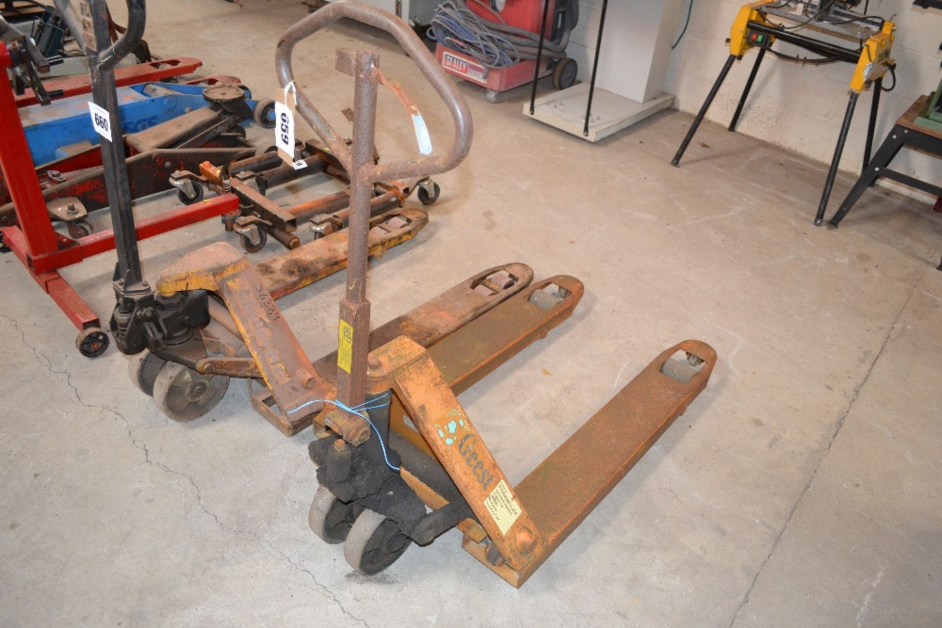 Geest pallet truck. *