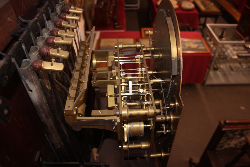 A fine quality Edwardian mahogany and satinwood inlaid chiming long case clock, the hood - Image 27 of 32