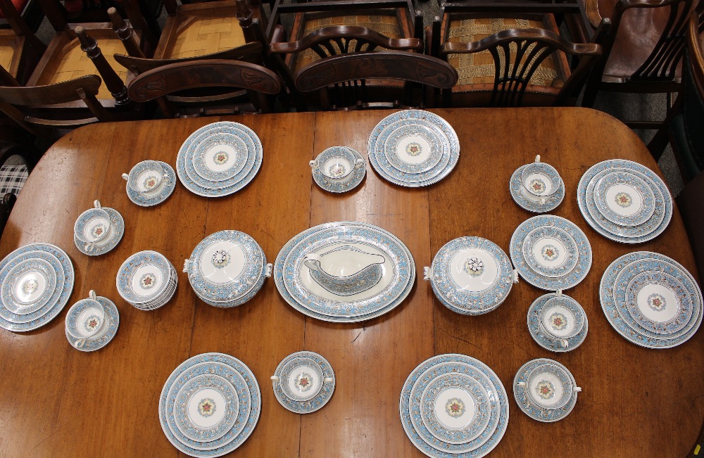 An extensive Wedgwood Florentine pattern dinner service, comprising various sized plates, tureens, - Image 2 of 2