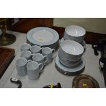 A quantity of Cheltenham tea and dinnerware