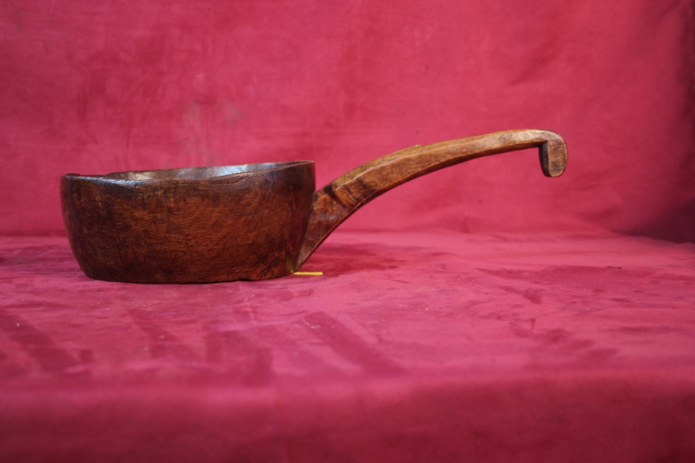 A large 19th Century treen dairy scoop - Image 4 of 4