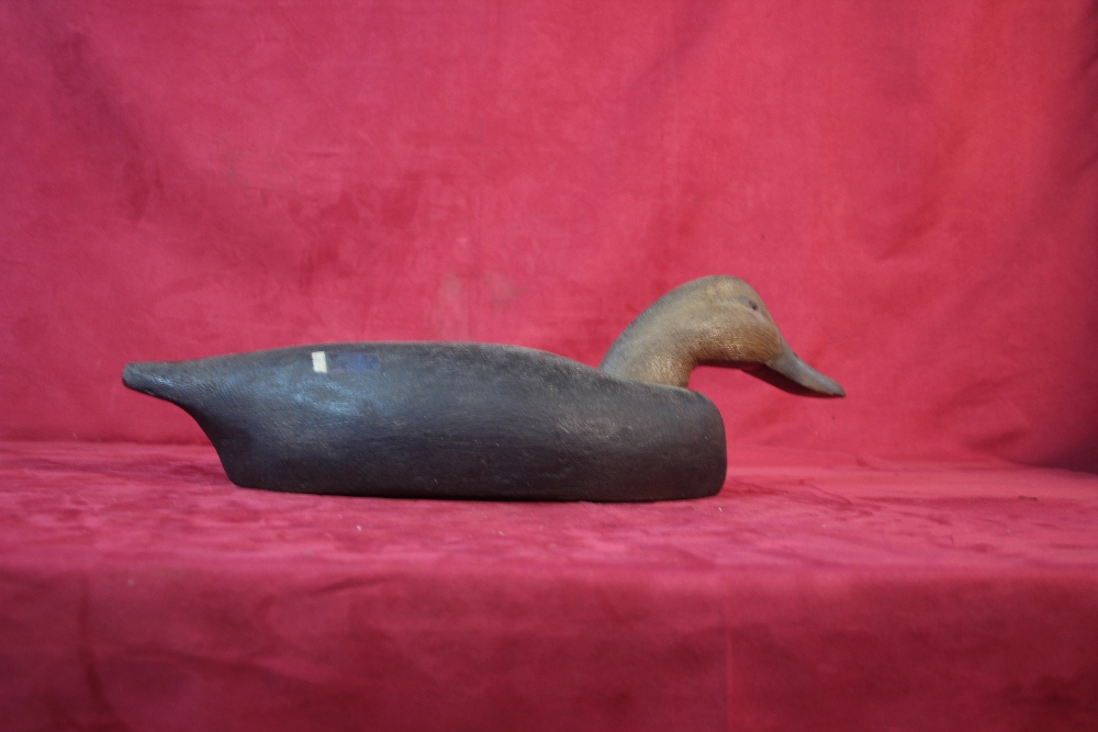 A wooden decoy duck, 53cm long - Image 3 of 6