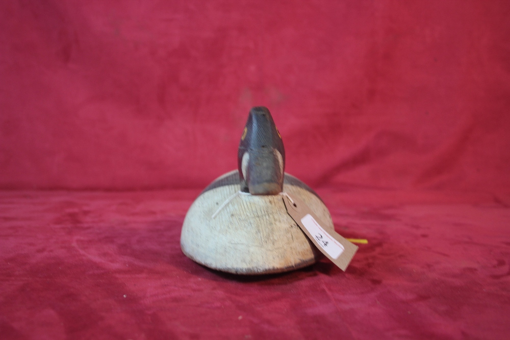 A wooden decoy duck, 30cm long - Image 4 of 6