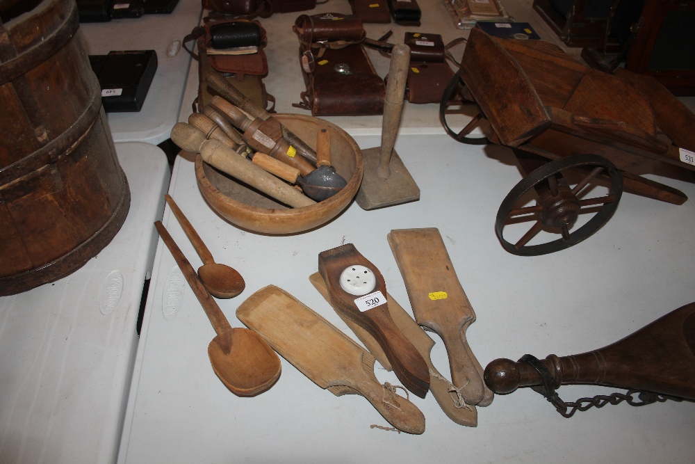 A quantity of kitchen treen including a lemon sque