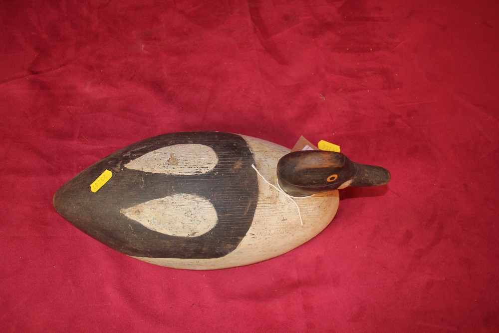 A wooden decoy duck, 30cm long - Image 6 of 6