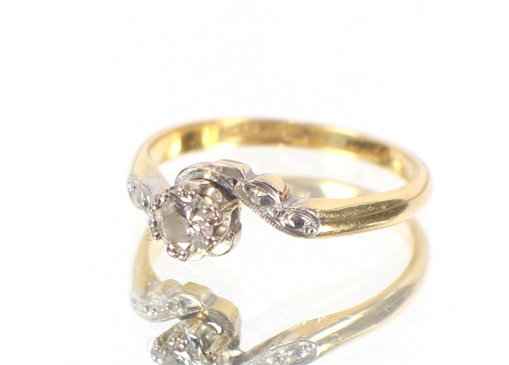 An 18ct gold and platinum diamond ring - Image 2 of 2