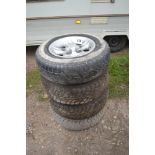 4x Land Rover alloy wheels and tyres.