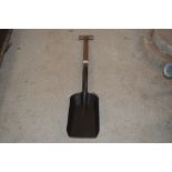 A Spear & Jackson "Neverbend" stokers shovel