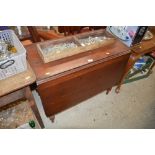 A Victorian mahogany drop leaf table